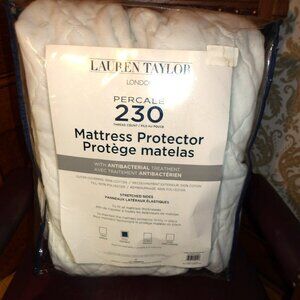 Brand New *** MATTRESS PROTECTOR *** Antibacterial Treatment / DOUBLE